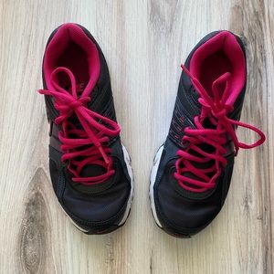 Nike Air Retaliate 2 - Black/Pink Size 7